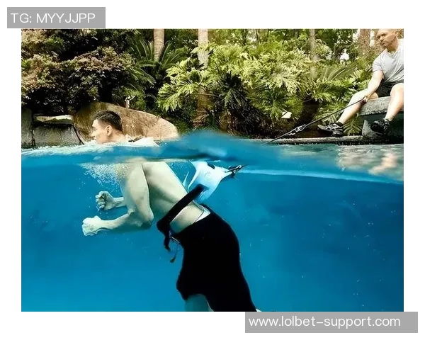 姚明踢足球的搞笑瞬间球场上的巨人如何变身搞笑达人